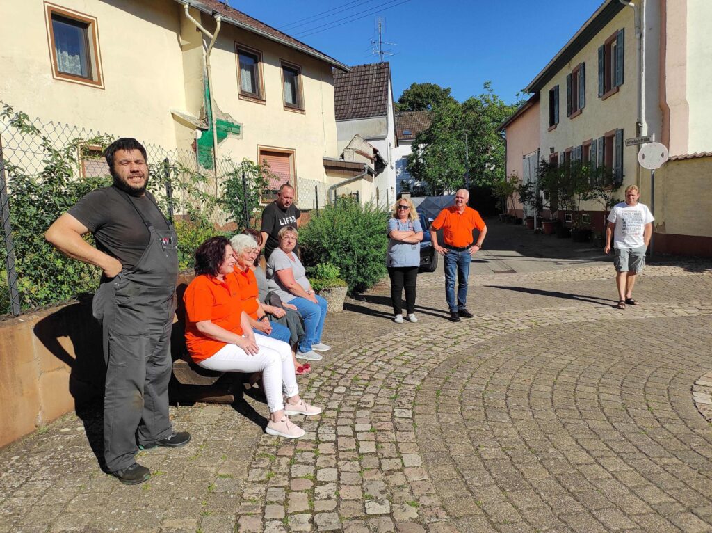 Anwohner beim Gespräch mit dem Bürgermeister der VG Langenlonsheim-Stromberg