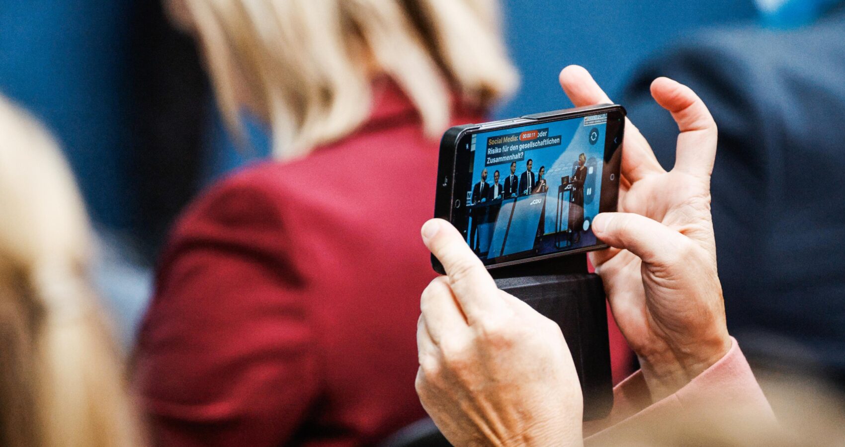 Social Media: Chance oder Risiko für den gesellschaftlichen Zusammenhalt?